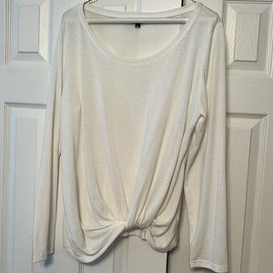 Crème shirt with knot